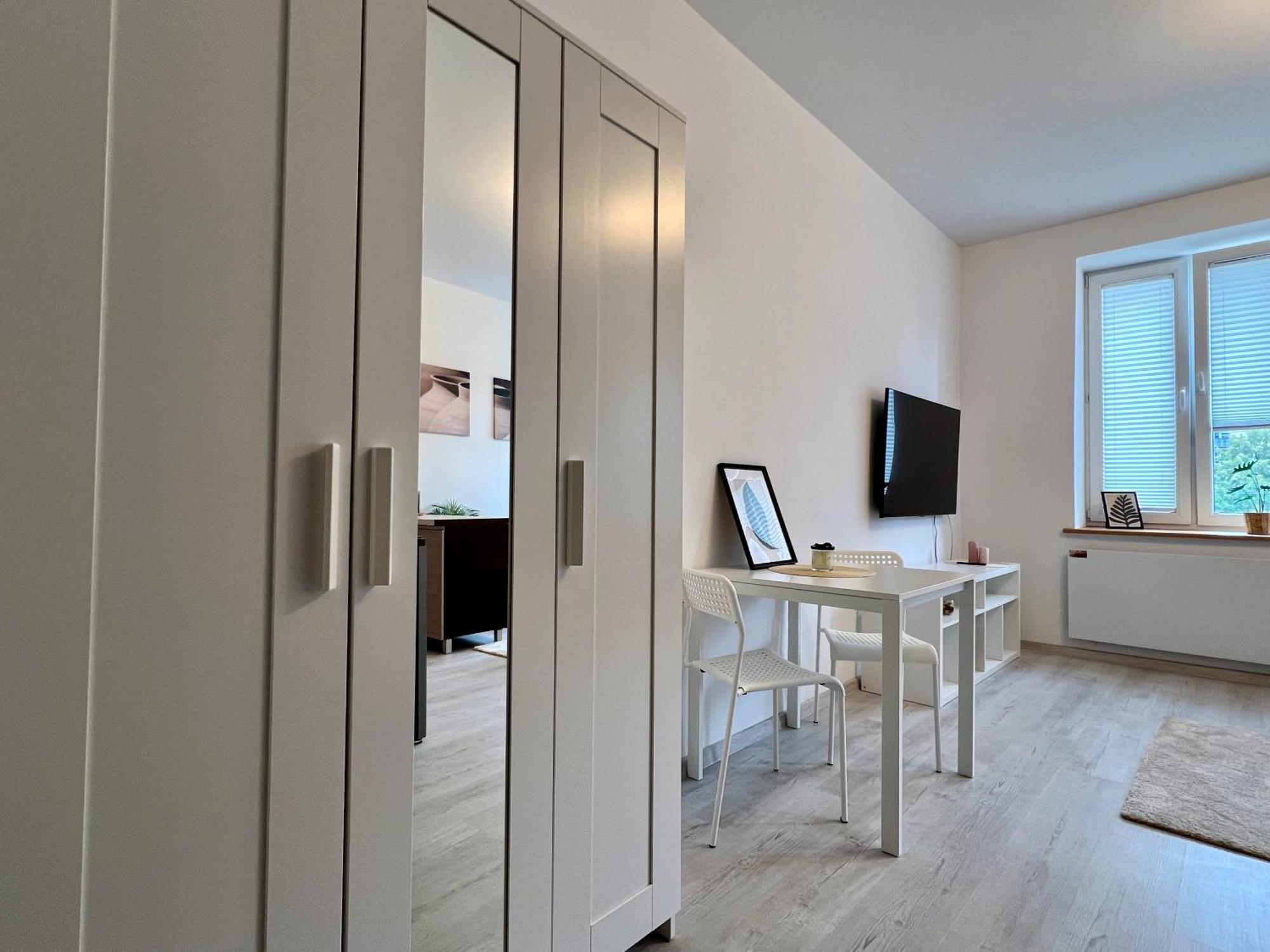 Przytulna Kawalerka Rzg 5 Apartment *